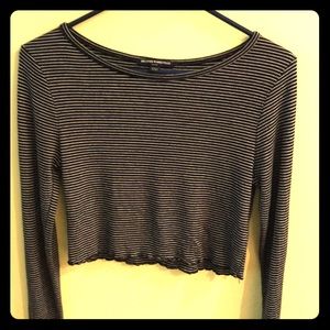 Long sleeve crop top